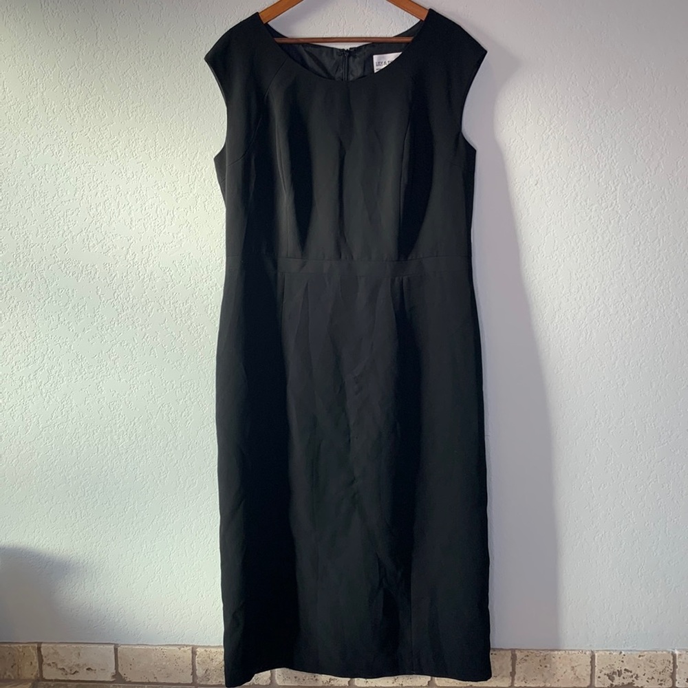 Lily & Taylor Black sleeveless dress Vintage